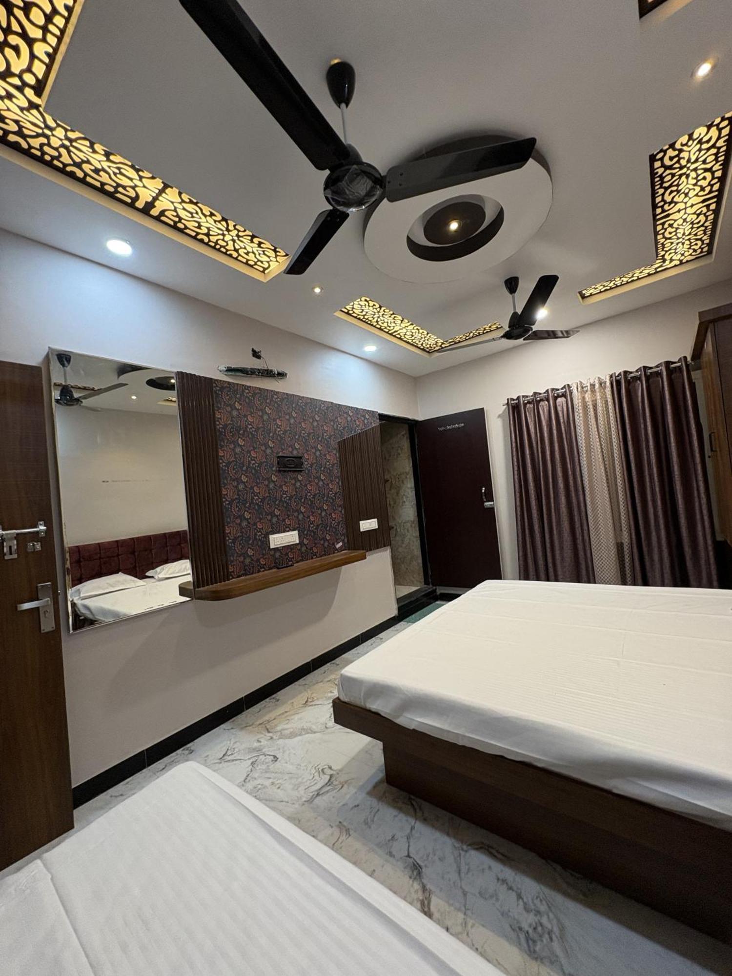 Shree Trilokeshwar Guest House Ujjain Esterno foto