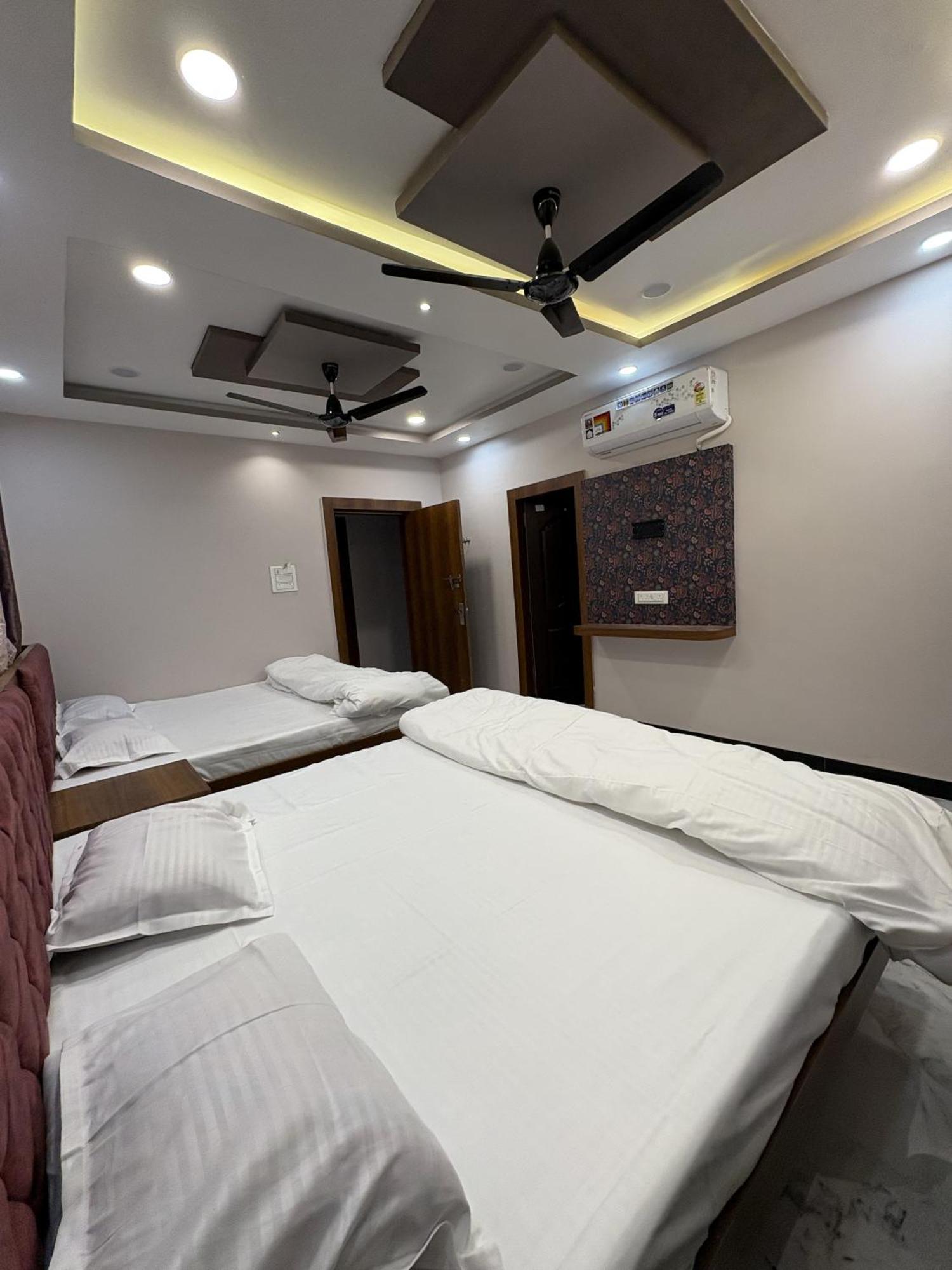 Shree Trilokeshwar Guest House Ujjain Esterno foto