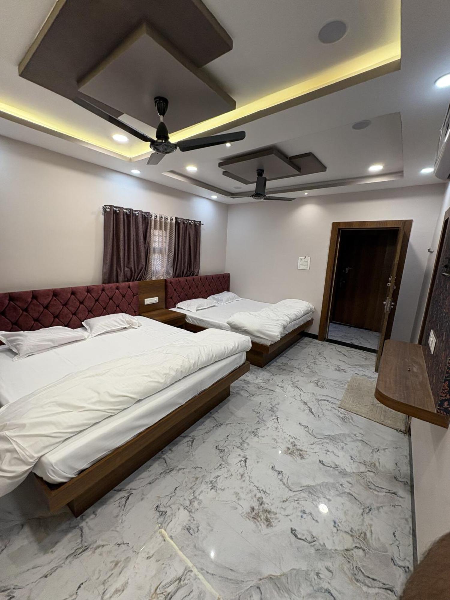 Shree Trilokeshwar Guest House Ujjain Esterno foto